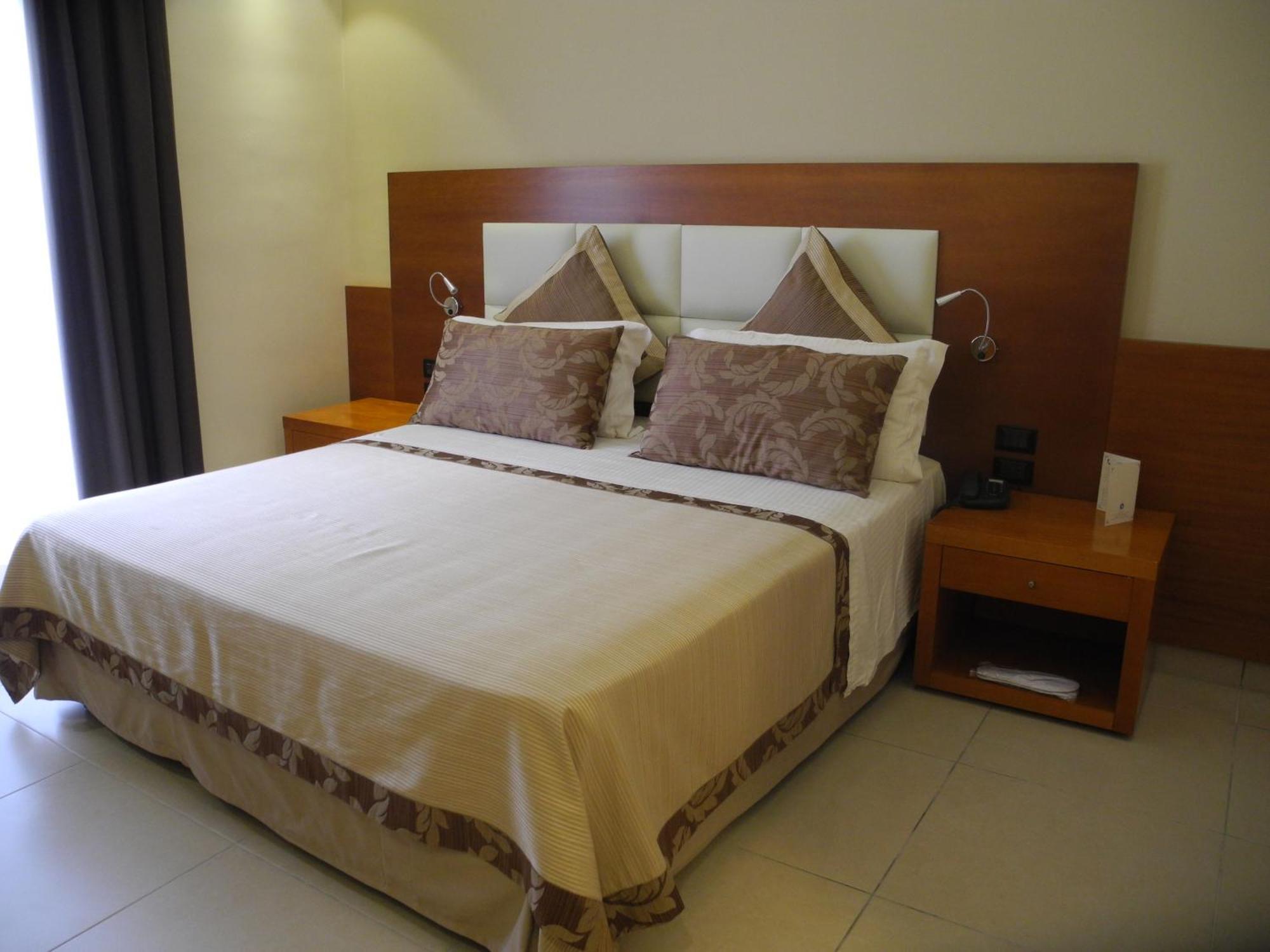 Hotel Agora Sure Hotel Collection By Best Western 拉戈帕特里亚 外观 照片