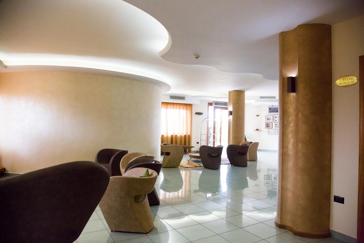 Hotel Agora Sure Hotel Collection By Best Western 拉戈帕特里亚 外观 照片